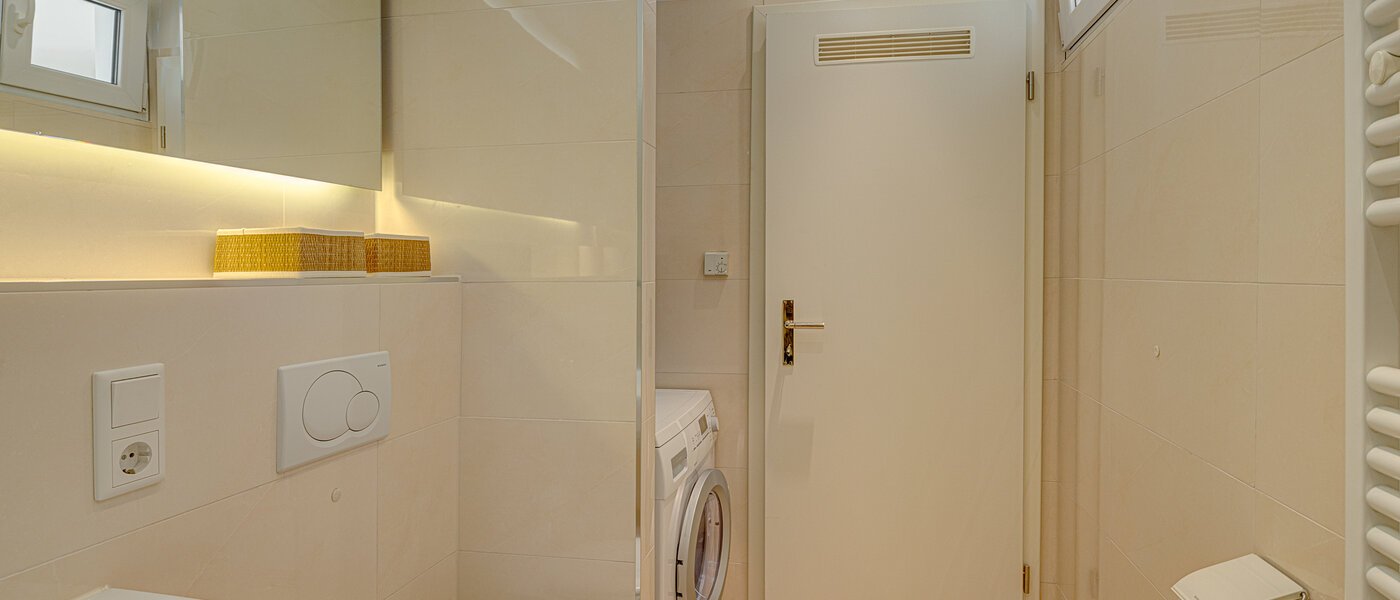 apartment München Glockenbachviertel 03 bathroom 5717