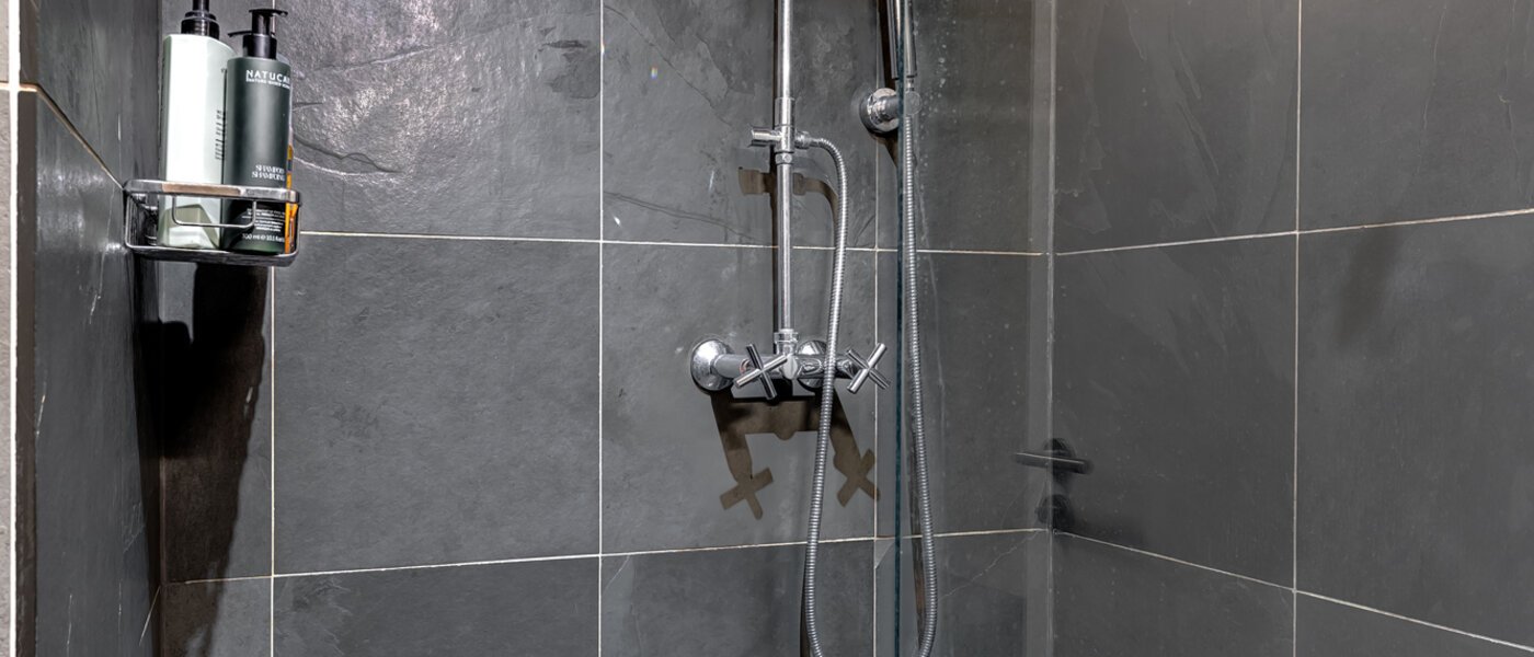 apartment München Glockenbachviertel 01 bathroom 5802