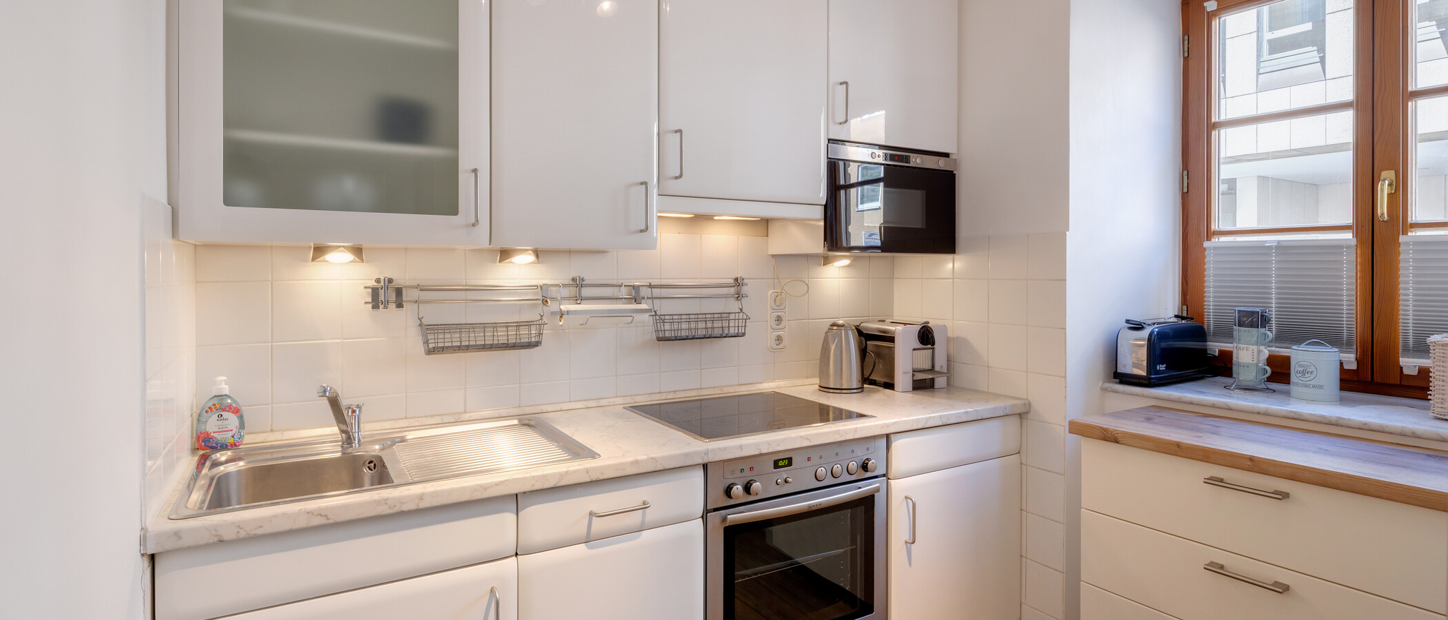 maisonette München Lehel 01 kitchen 581