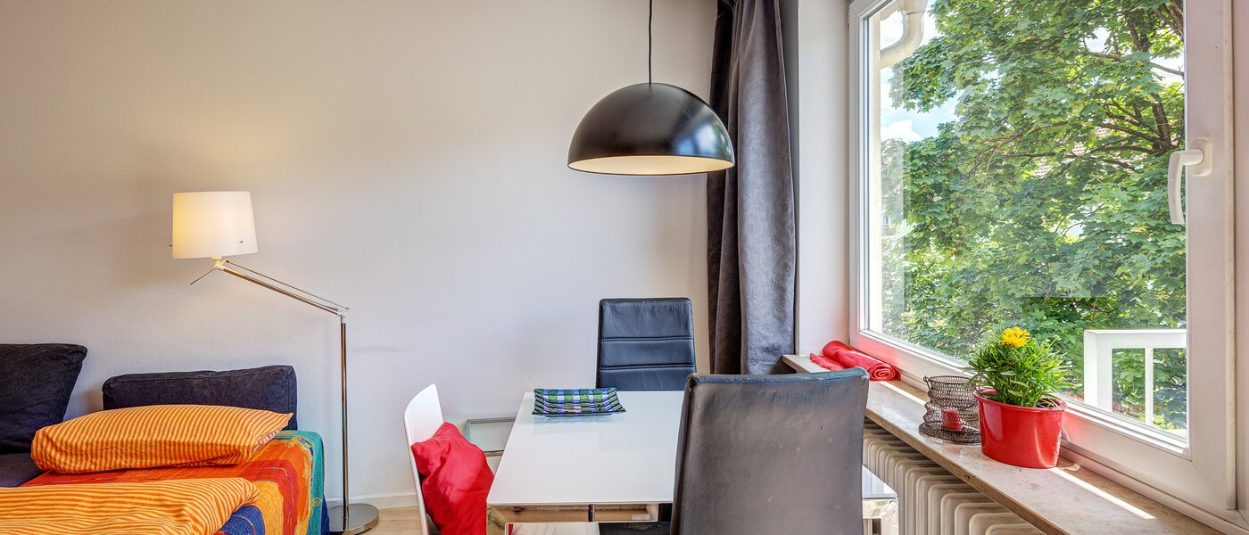 apartment München Neuhausen 02 living area 5827