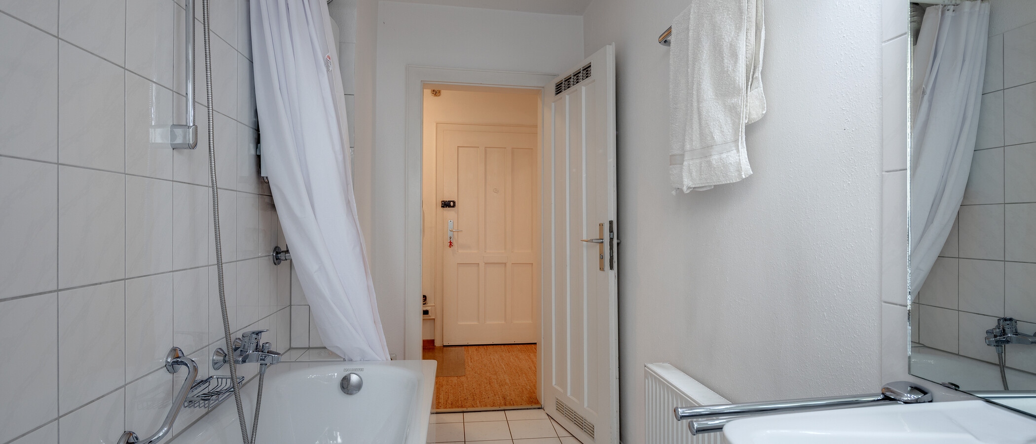 apartment München Schwabing-West (rund um den Hohenzollernplatz) 01 bathroom 5868