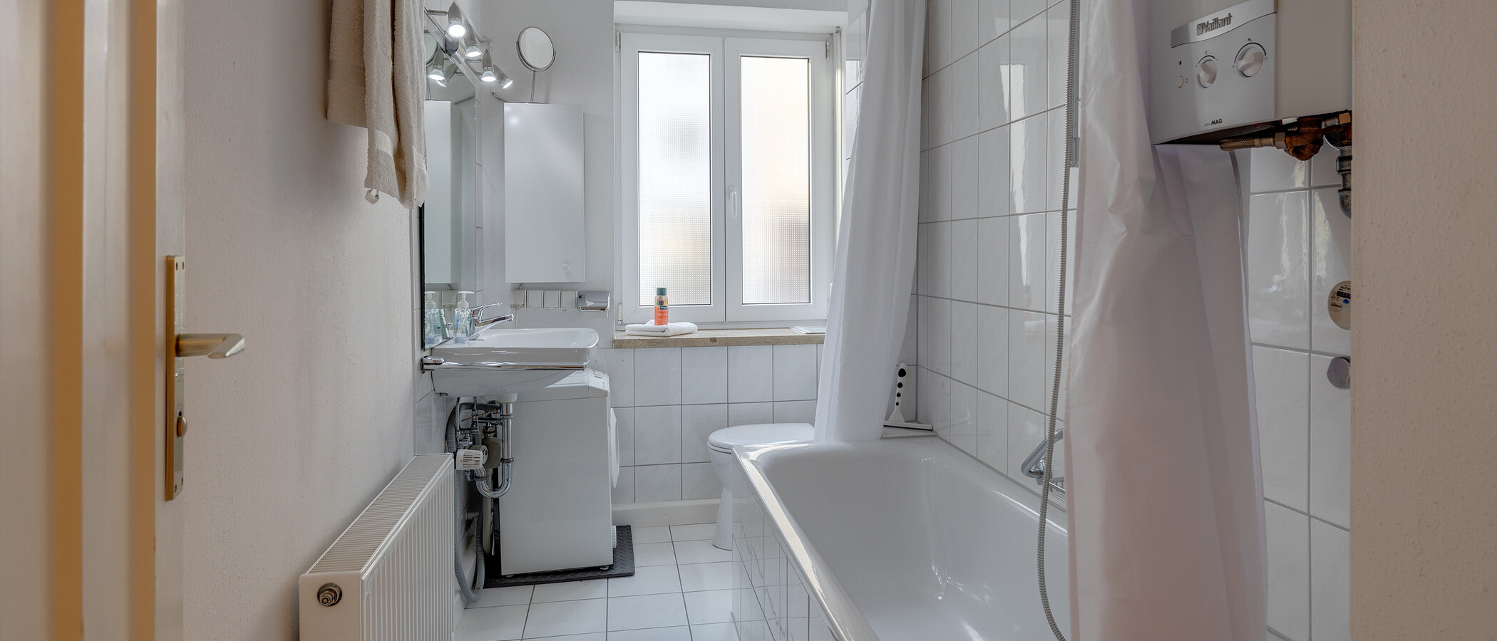 apartment München Schwabing-West (rund um den Hohenzollernplatz) 02 bathroom 5868