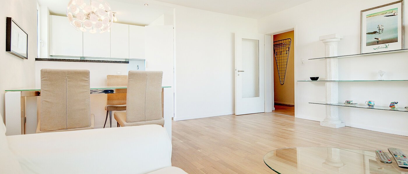 apartment München Moosach 05 living room 591