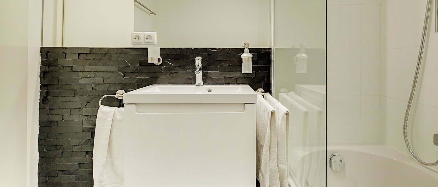 apartment München Moosach 01 bathroom 591