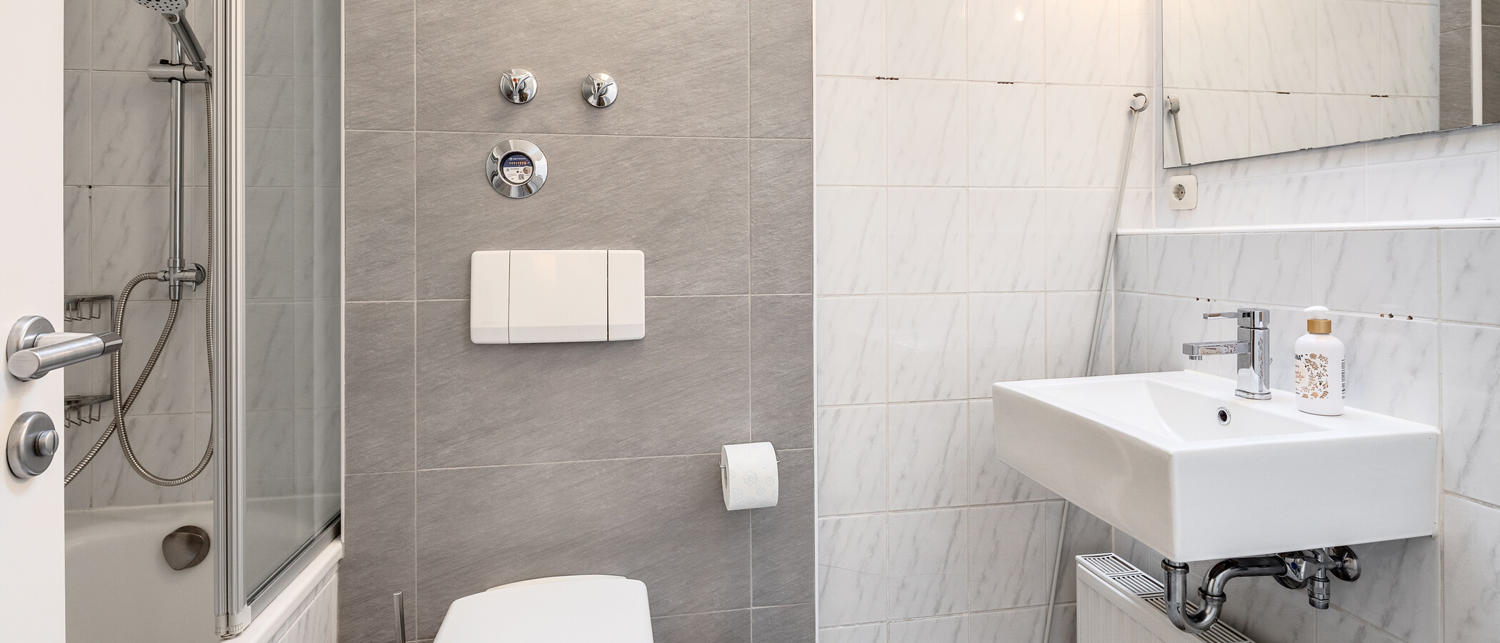 apartment Unterhaching 01 bathroom 5915