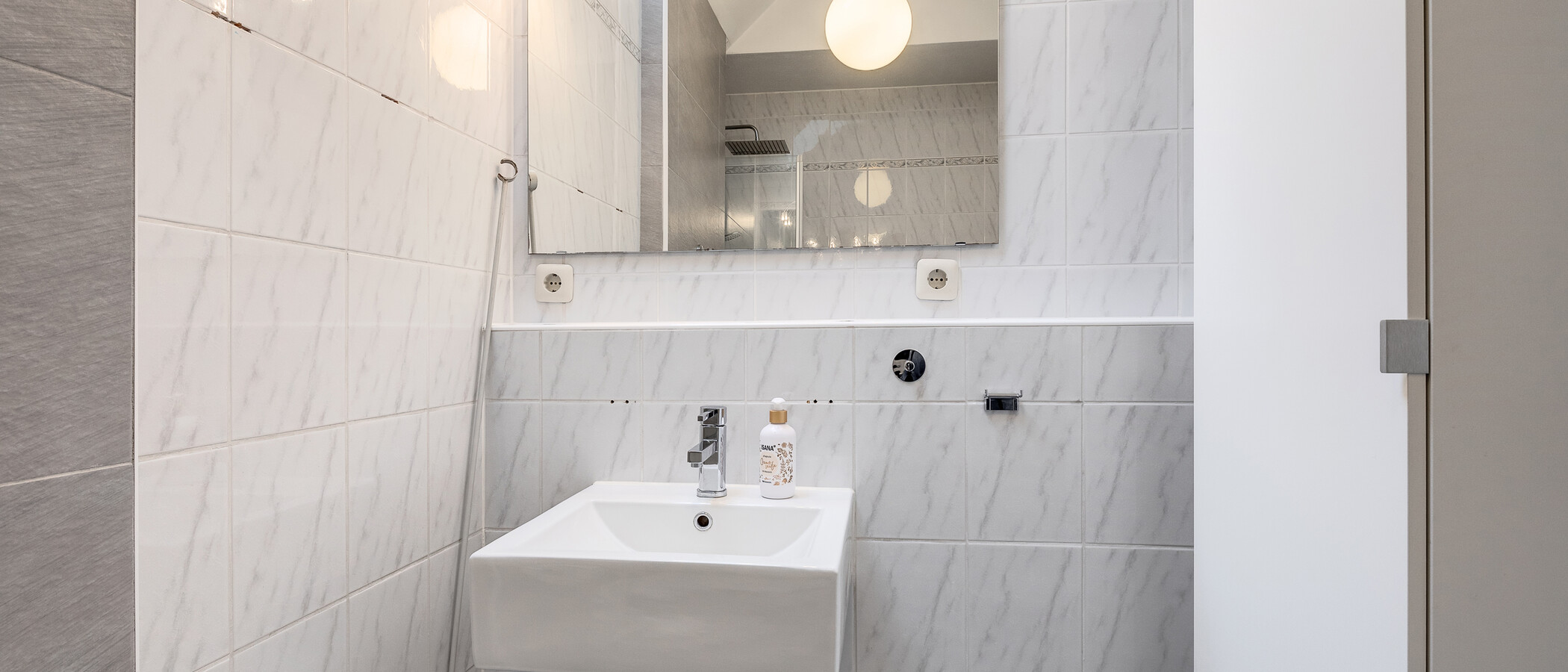 apartment Unterhaching 03 bathroom 5915
