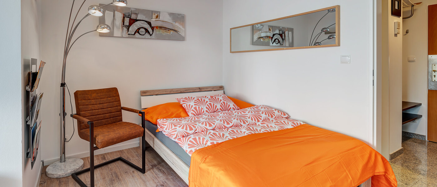 apartment München Milbertshofen 01 sleeping area 5917