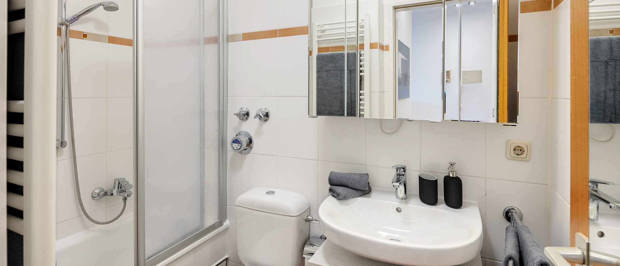 apartment München Glockenbachviertel 01 bathroom 5936