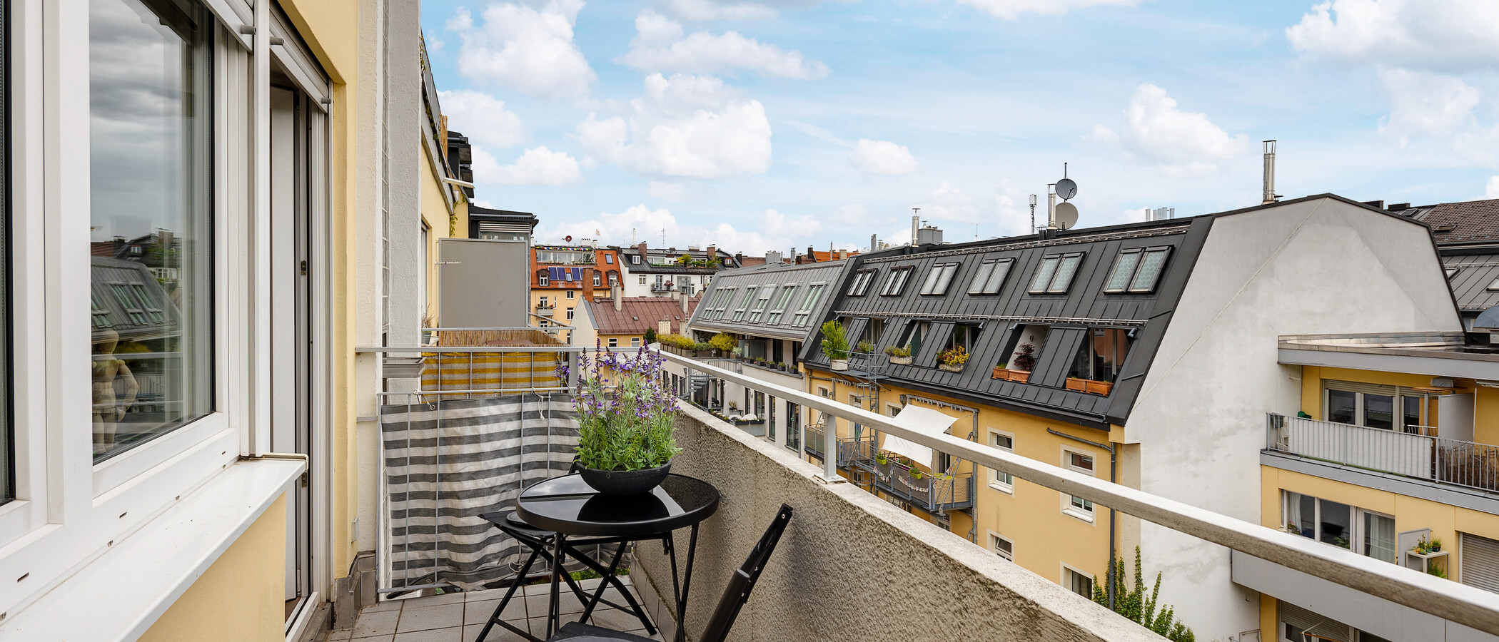 apartment München Glockenbachviertel 02 balcony 5936