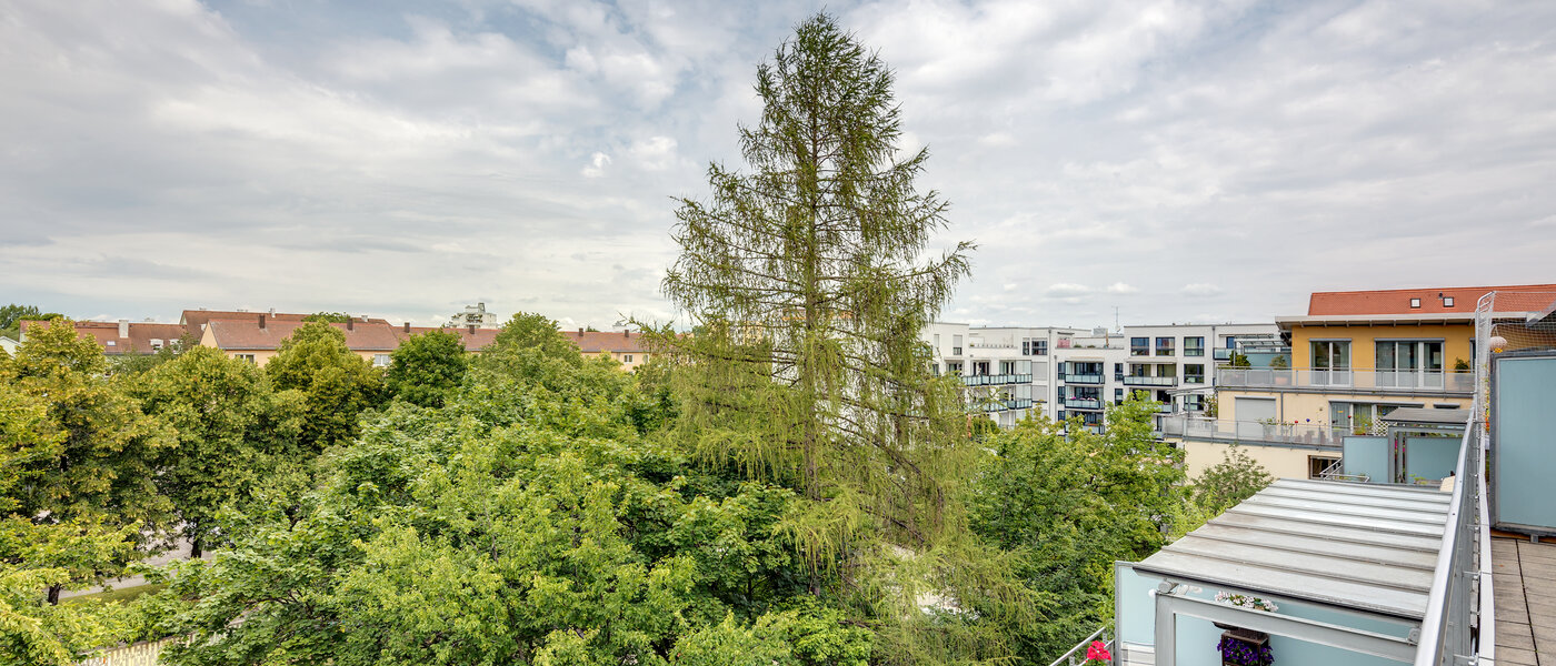 roof terrace apartment München Sendling-Westpark 02 view 5946