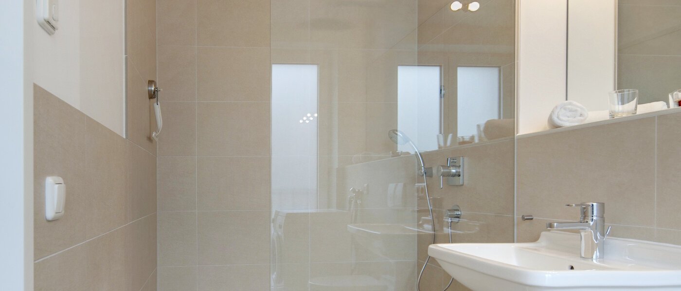 studio München Großhadern 02 bathroom 5984