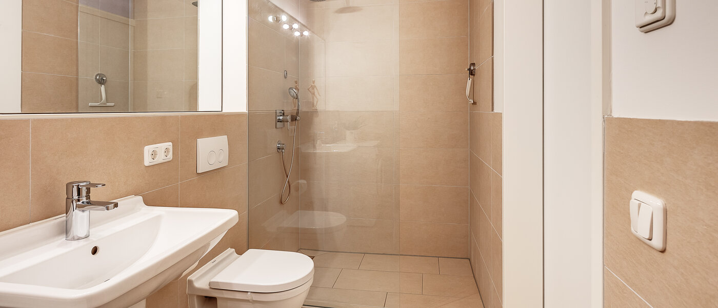 apartment München Großhadern 01 bathroom 6001