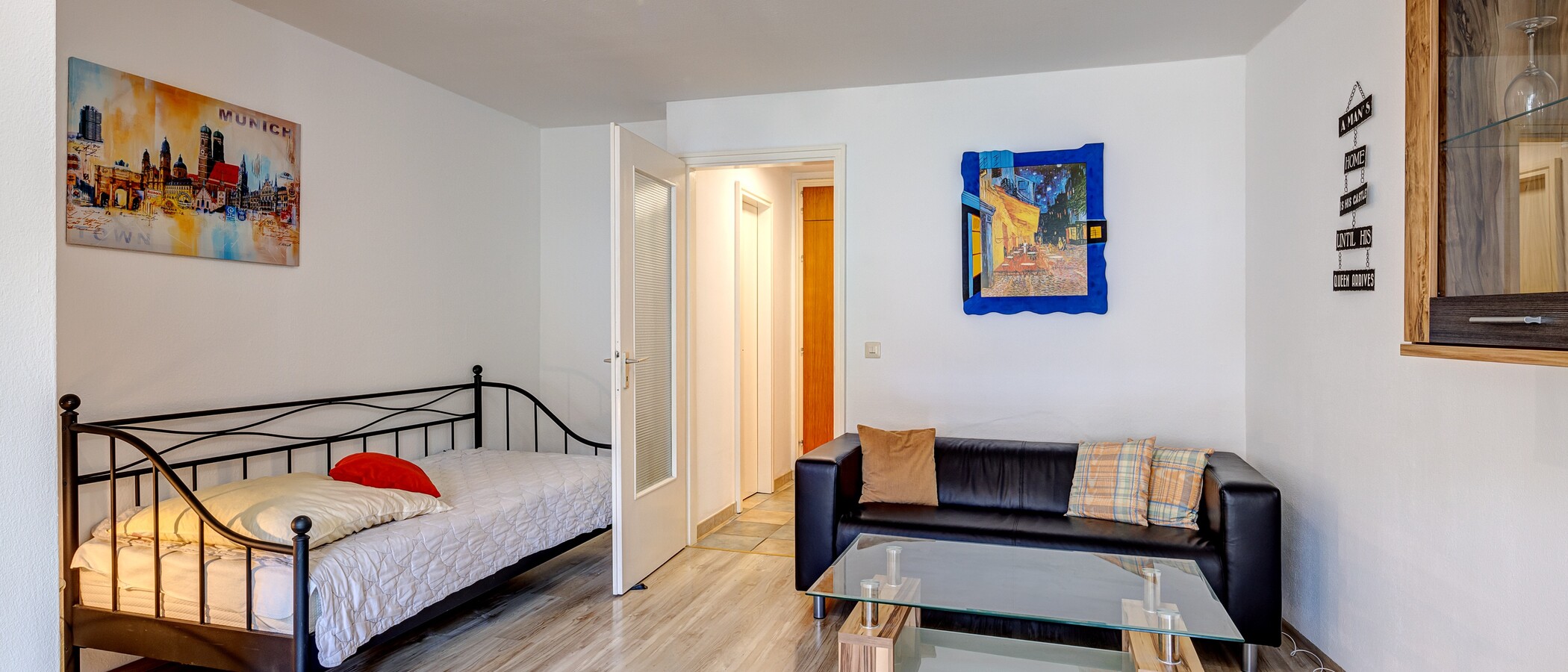 apartment München Milbertshofen 01 living area 6061