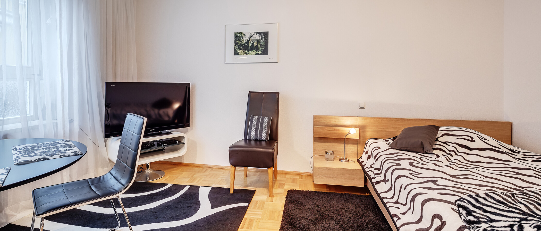 apartment München Schwabing-West (rund um den Hohenzollernplatz) 03 living area 6071