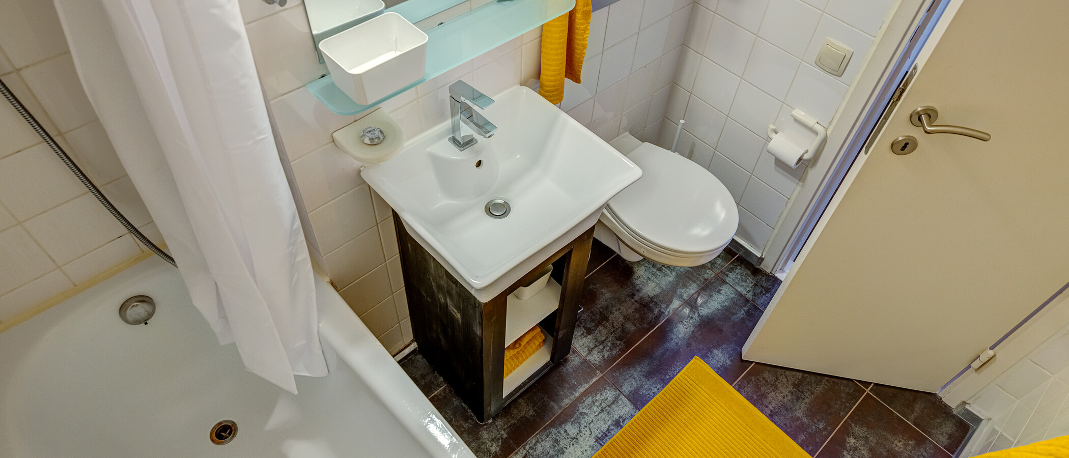apartment München Schwabing-Nord (zw. Leopoldstraße & Englischen Garten) 03 bathroom 610