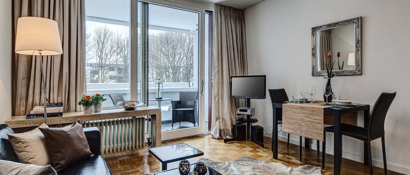 apartment München Arabellapark 02 living room 6126