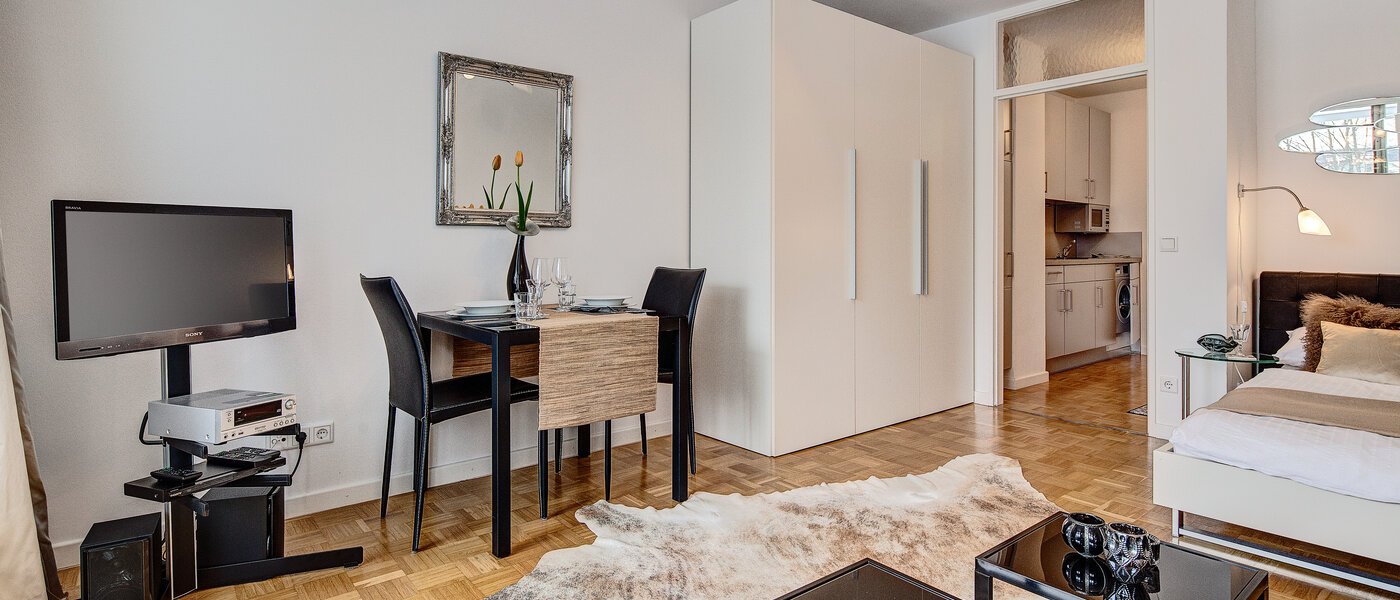 apartment München Arabellapark 03 living room 6126