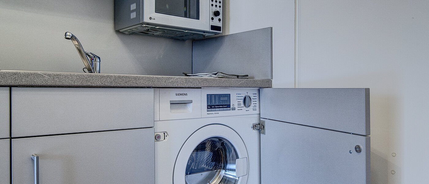 apartment München Arabellapark 02 kitchen 6126