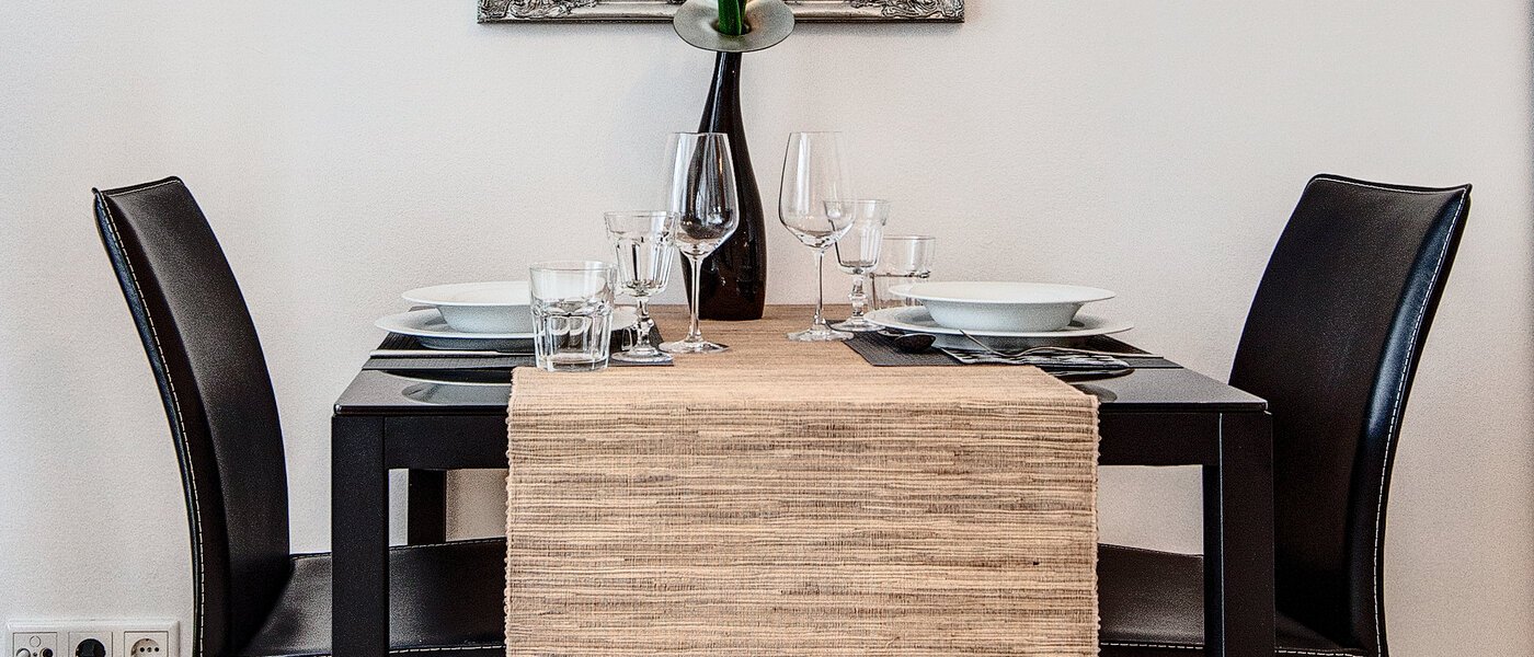 apartment München Arabellapark 01 dining 6126