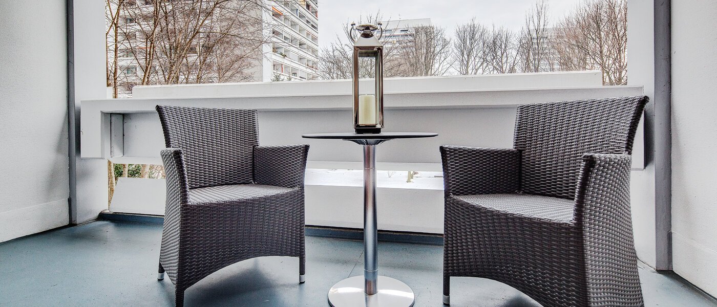 apartment München Arabellapark 01 balcony 6126