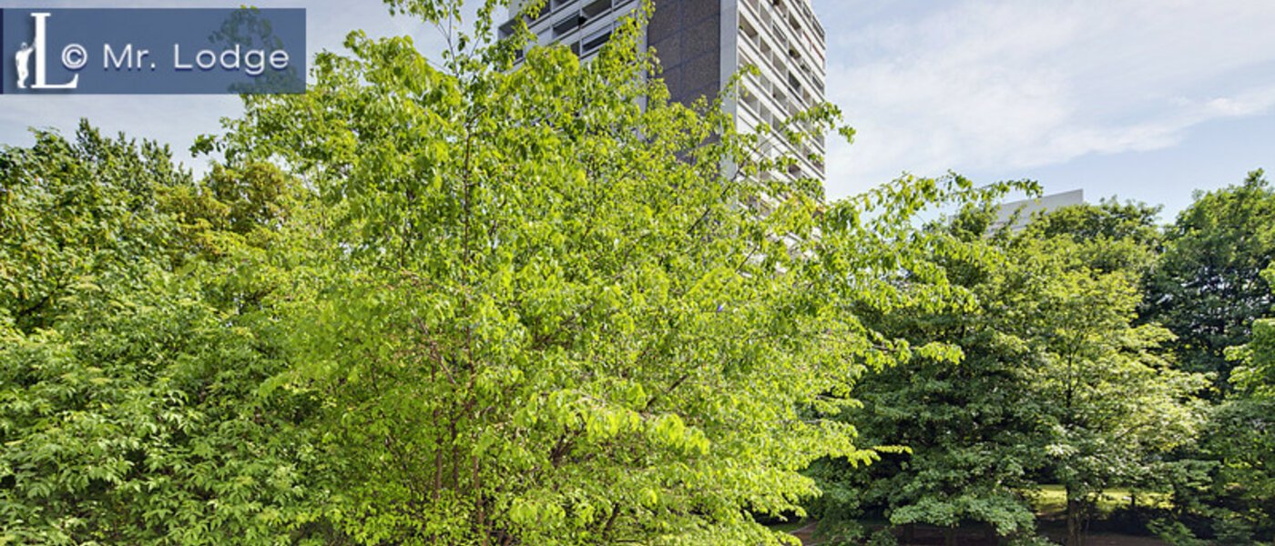 apartment München Arabellapark 01 view 6126