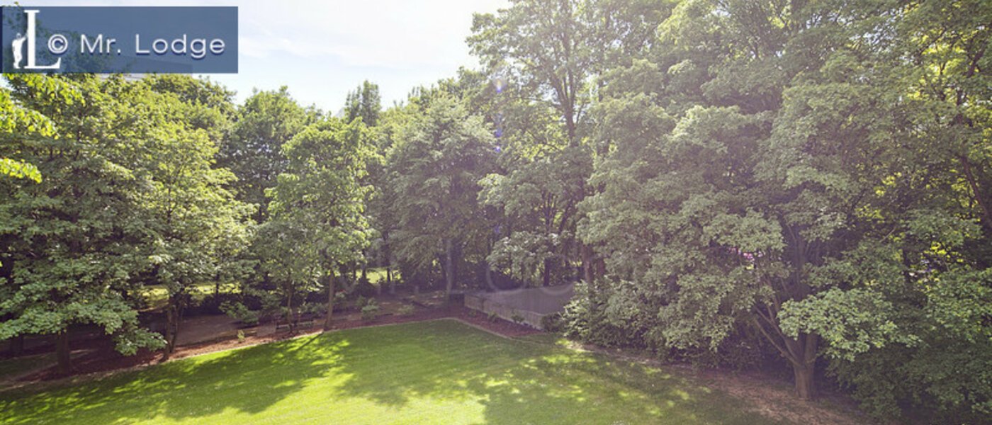 apartment München Arabellapark 02 view 6126