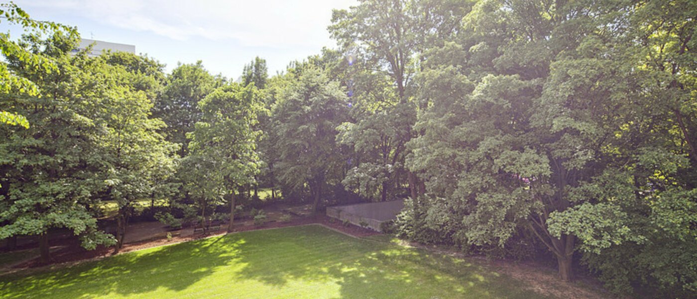 apartment München Arabellapark 02 view 6126