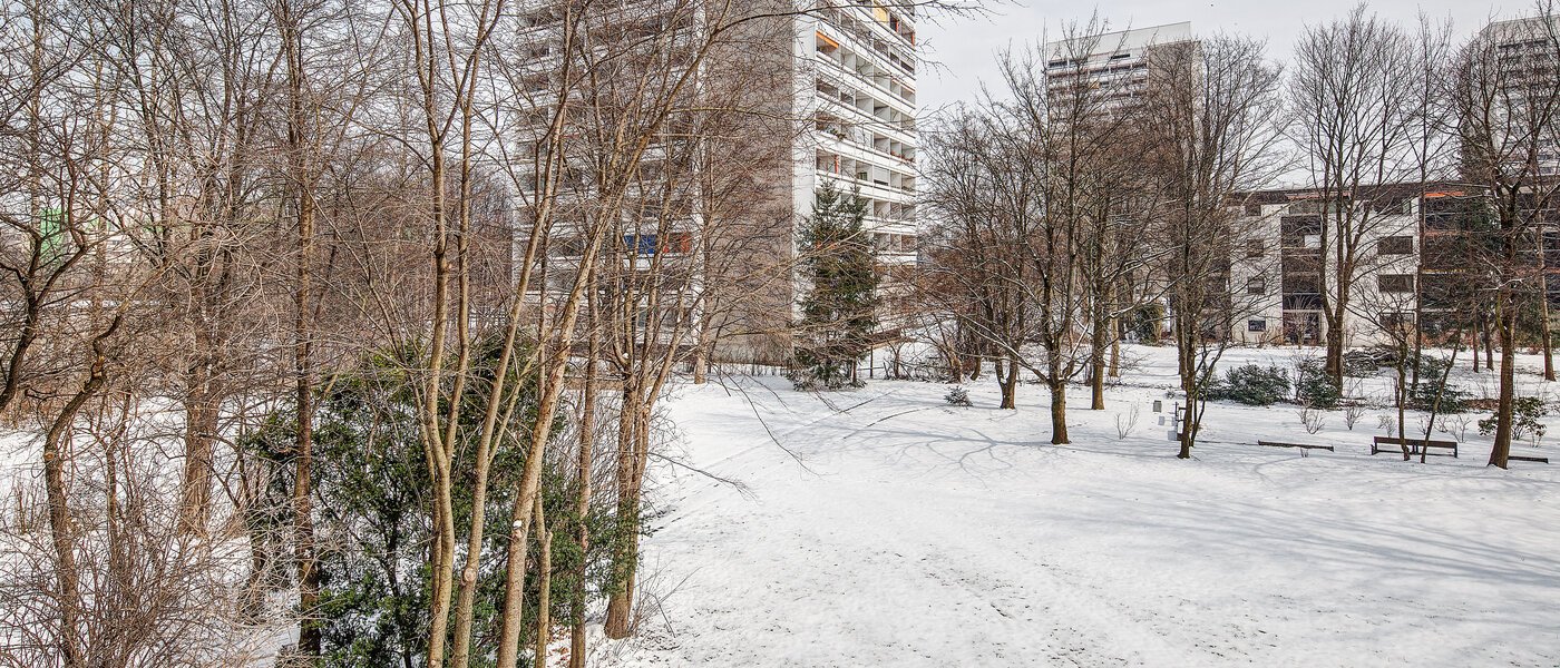 apartment München Arabellapark 03 view 6126