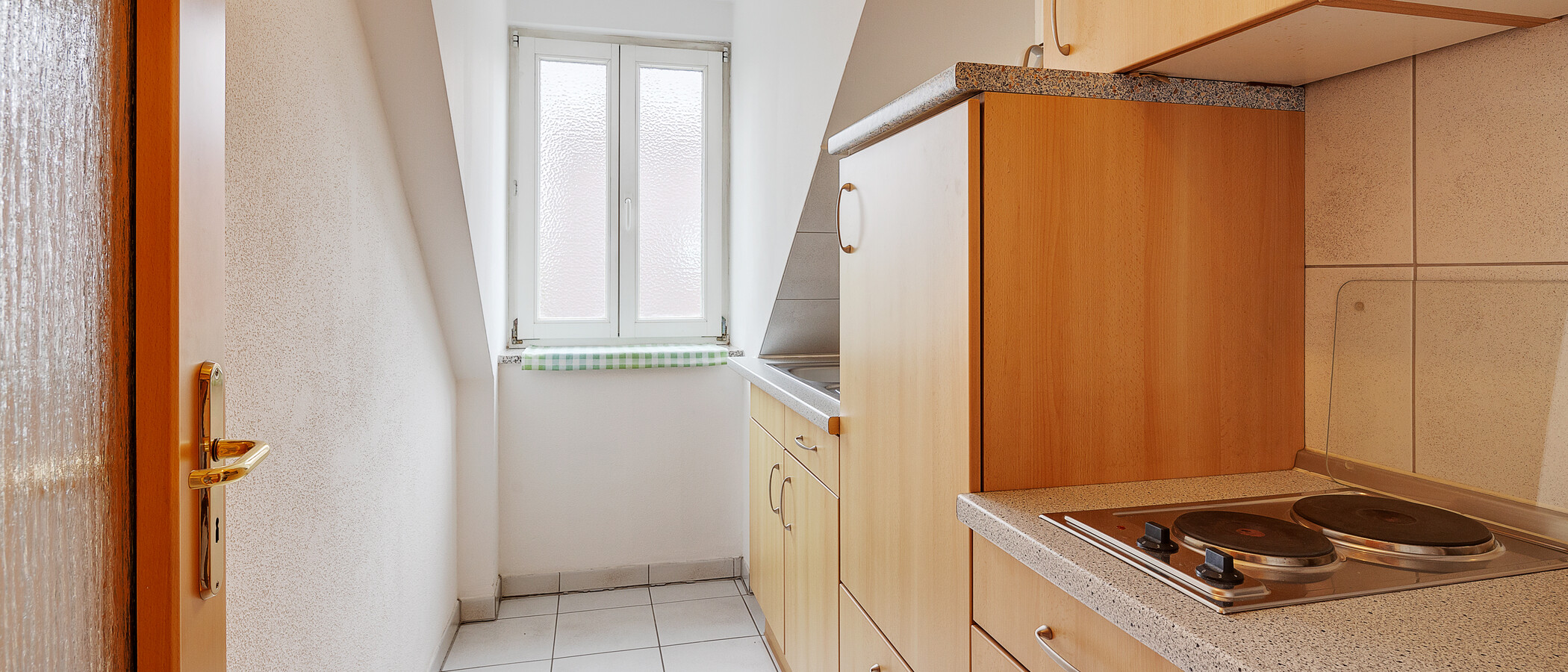 attic apartment München Waldtrudering 03 kitchen 6182