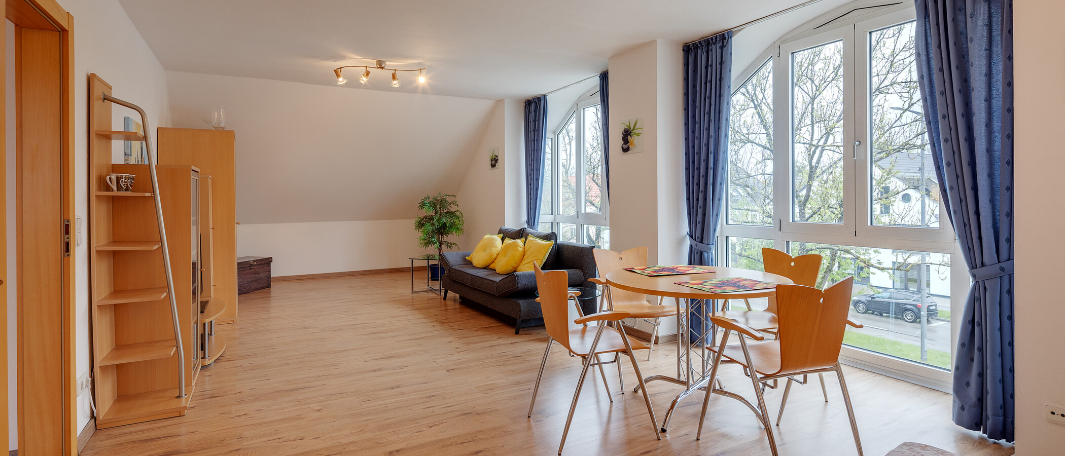 attic apartment München Waldtrudering 01 living area 6182