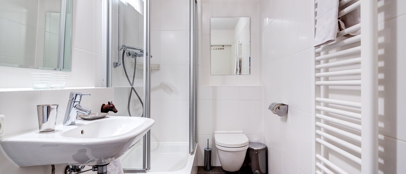 apartment München Bogenhausen 01 2. bathroom 6185