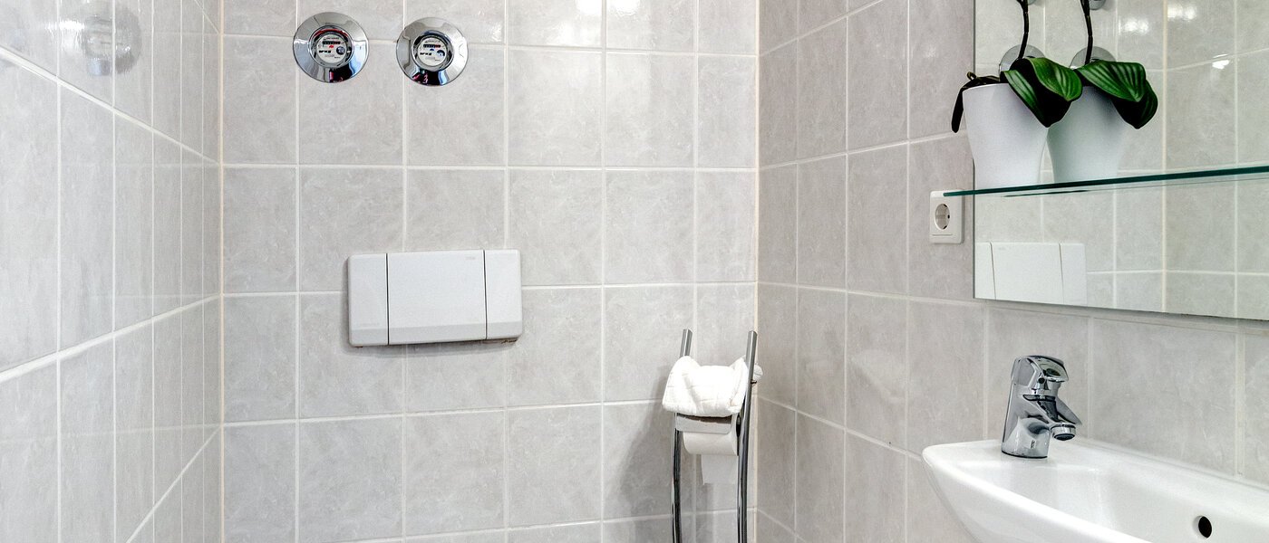 apartment München Schwabing (rechts der Leopoldstraße) 01 separate toilet 6219