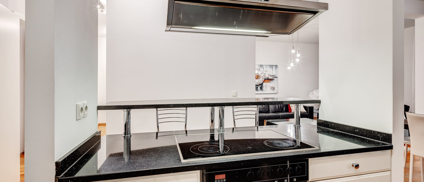 apartment München Schwabing-Nord (zw. Leopoldstraße & Englischen Garten) 02 kitchen 6300