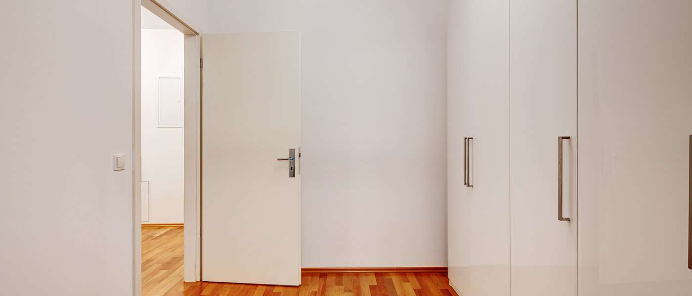 apartment München Schwabing-Nord (zw. Leopoldstraße & Englischen Garten) 03 dressing room 6300