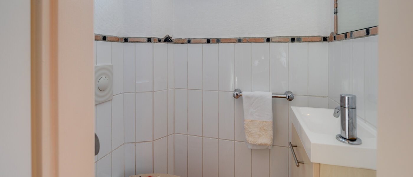 townhouse München Untergiesing 01 separate toilet 6314