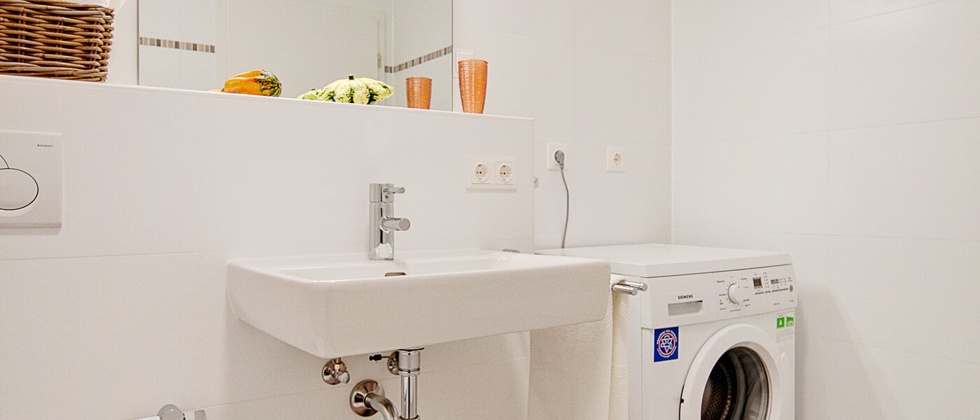 apartment München Schwabing-Nord (zw. Belgrad- & Leopoldstraße) 04 bathroom 6335