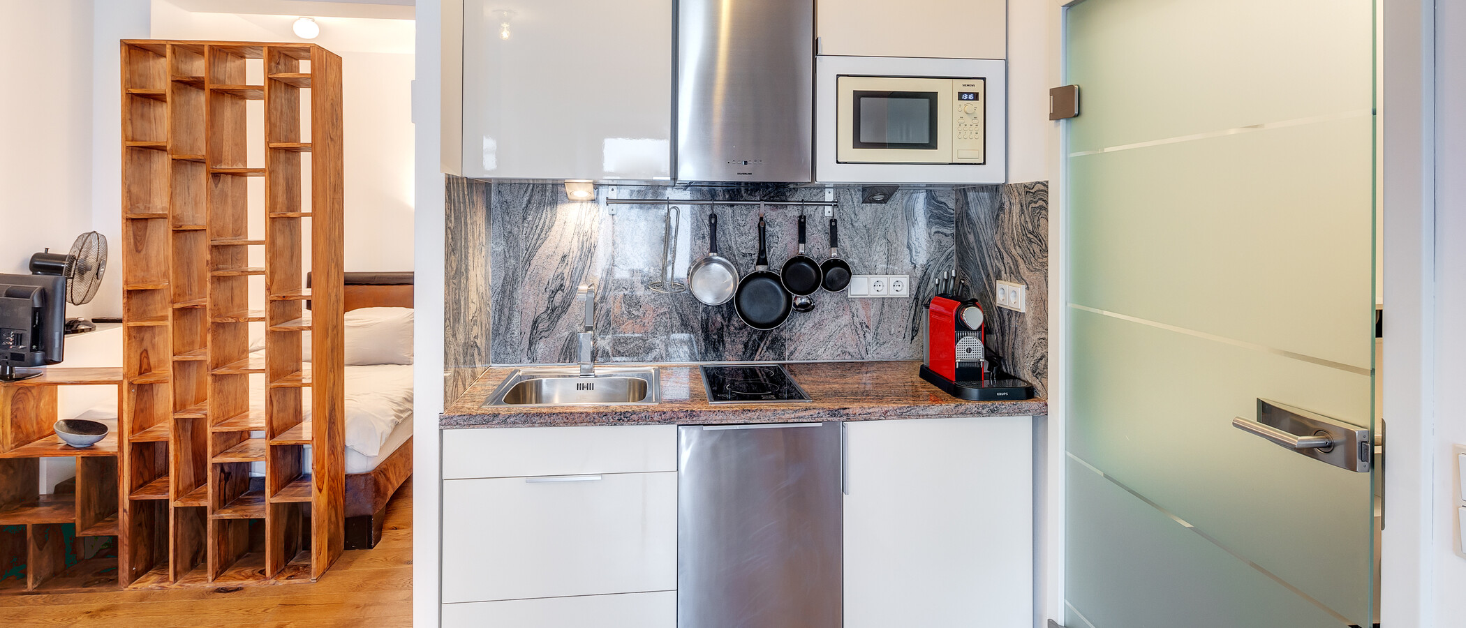 apartment München Glockenbachviertel 01 kitchen 6366