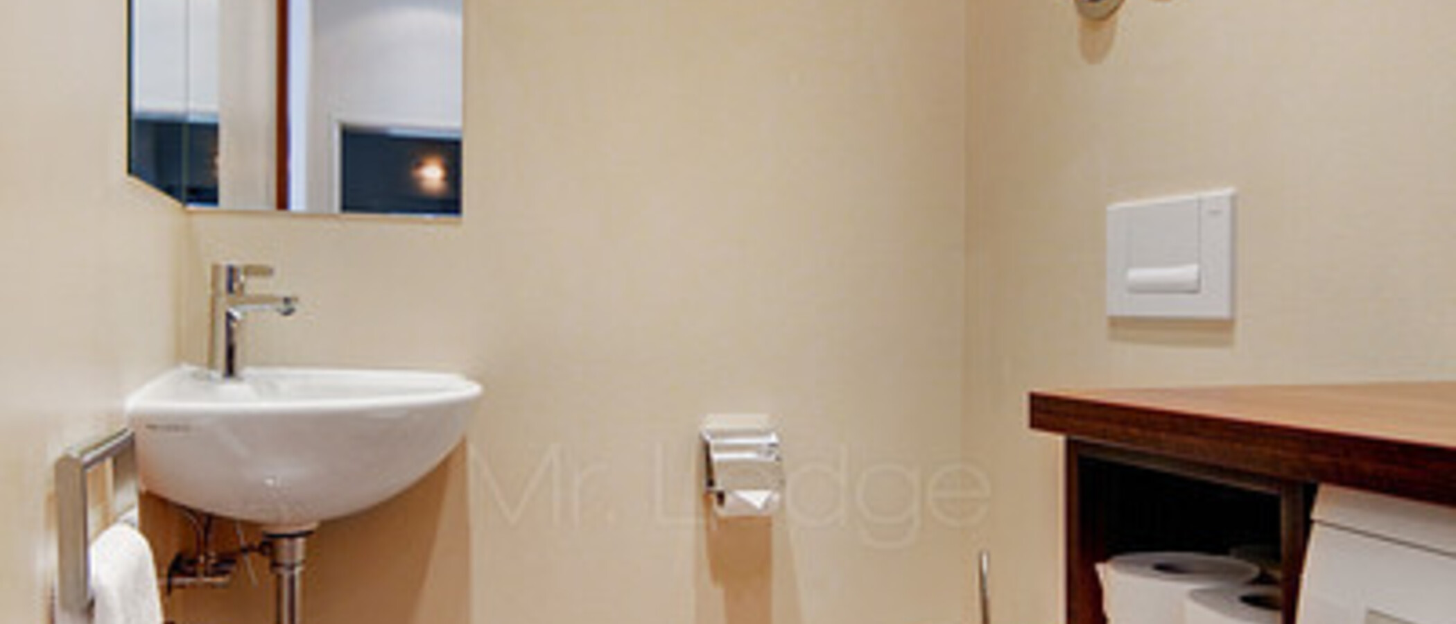 apartment München Altstadt 01 separate toilet 6423