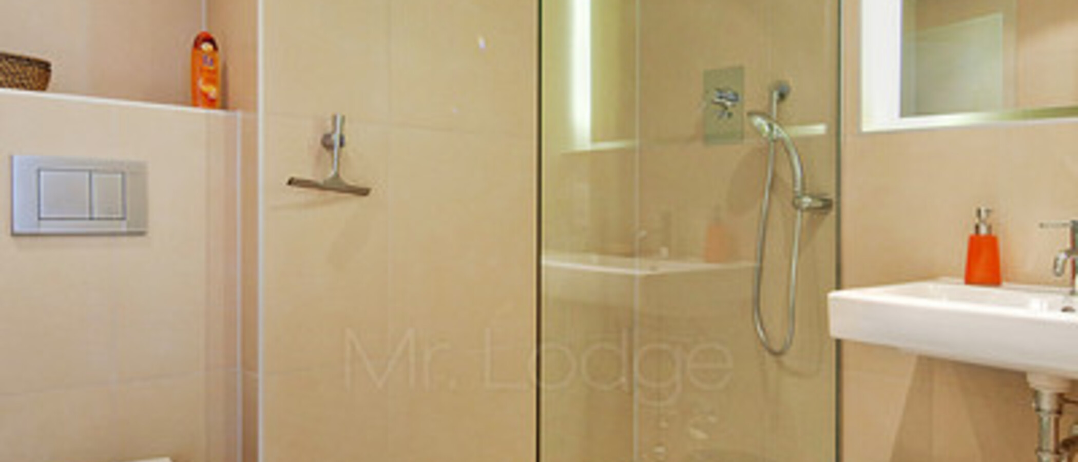 roof terrace apartment München Neuhausen 01 bathroom 6439