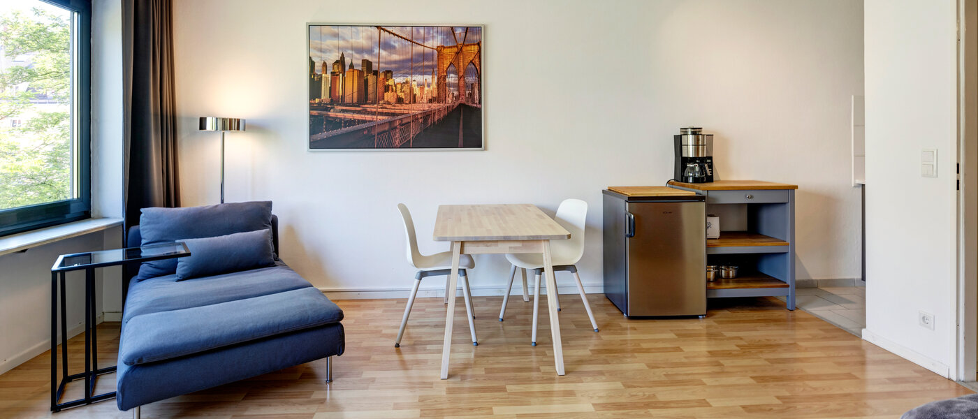 apartment München Neuhausen 01 living area 6444