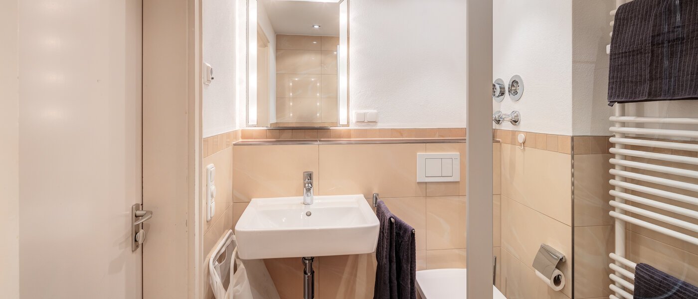apartment Planegg 01 bathroom 6451