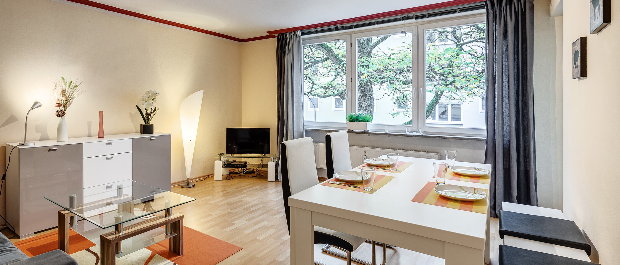 apartment München Haidhausen 02 living area 6468