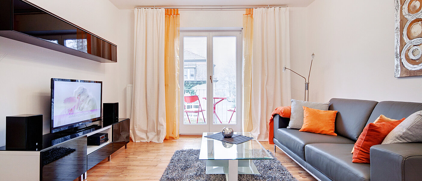 apartment München Schwabing (links der Leopoldstraße) 02 living room 6480