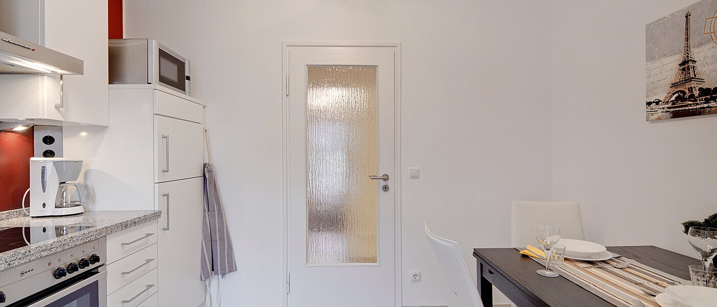 apartment München Schwabing (links der Leopoldstraße) 04 kitchen 6480