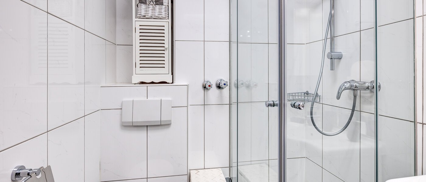 apartment München Schwabing (links der Leopoldstraße) 02 bathroom 6491