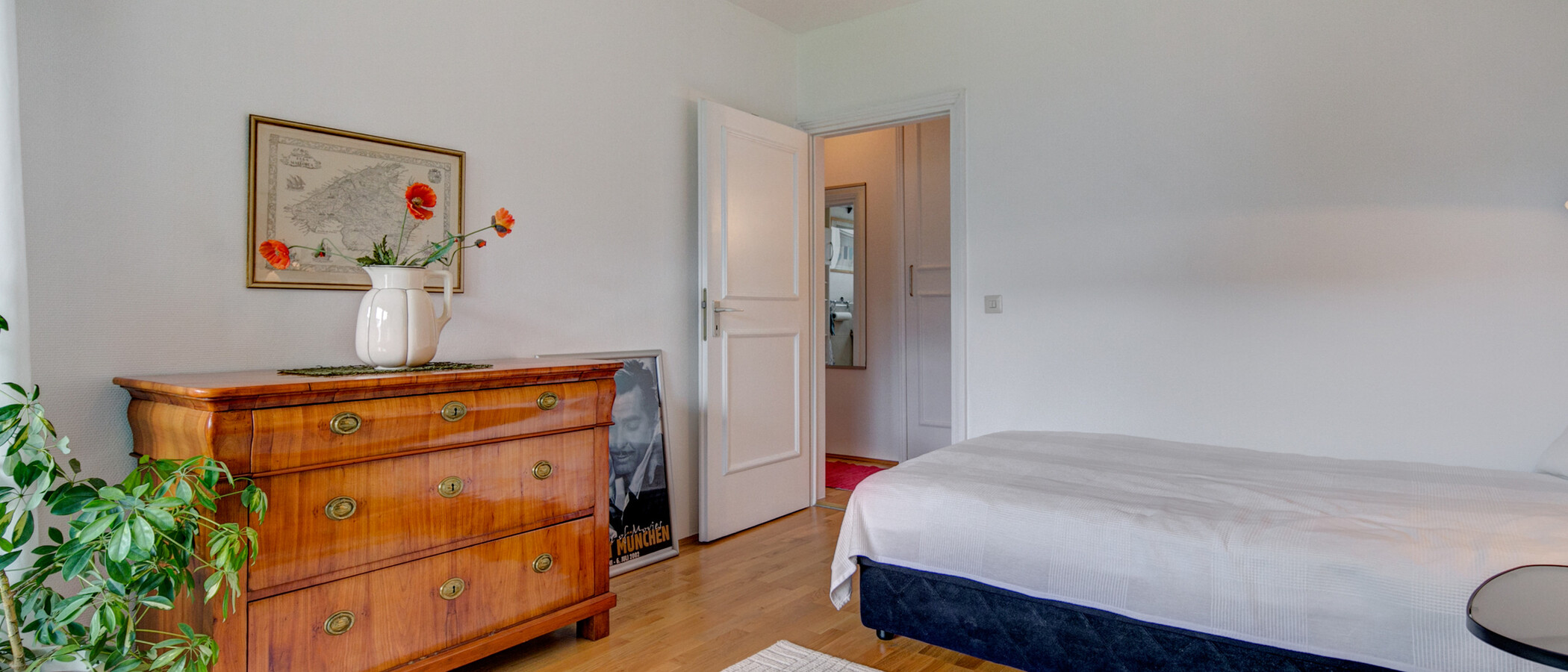 apartment München Fasangarten 04 sleeping area 6501