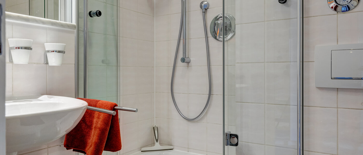 apartment München Schwabing-Nord (zw. Belgrad- & Leopoldstraße) 03 bathroom 6538