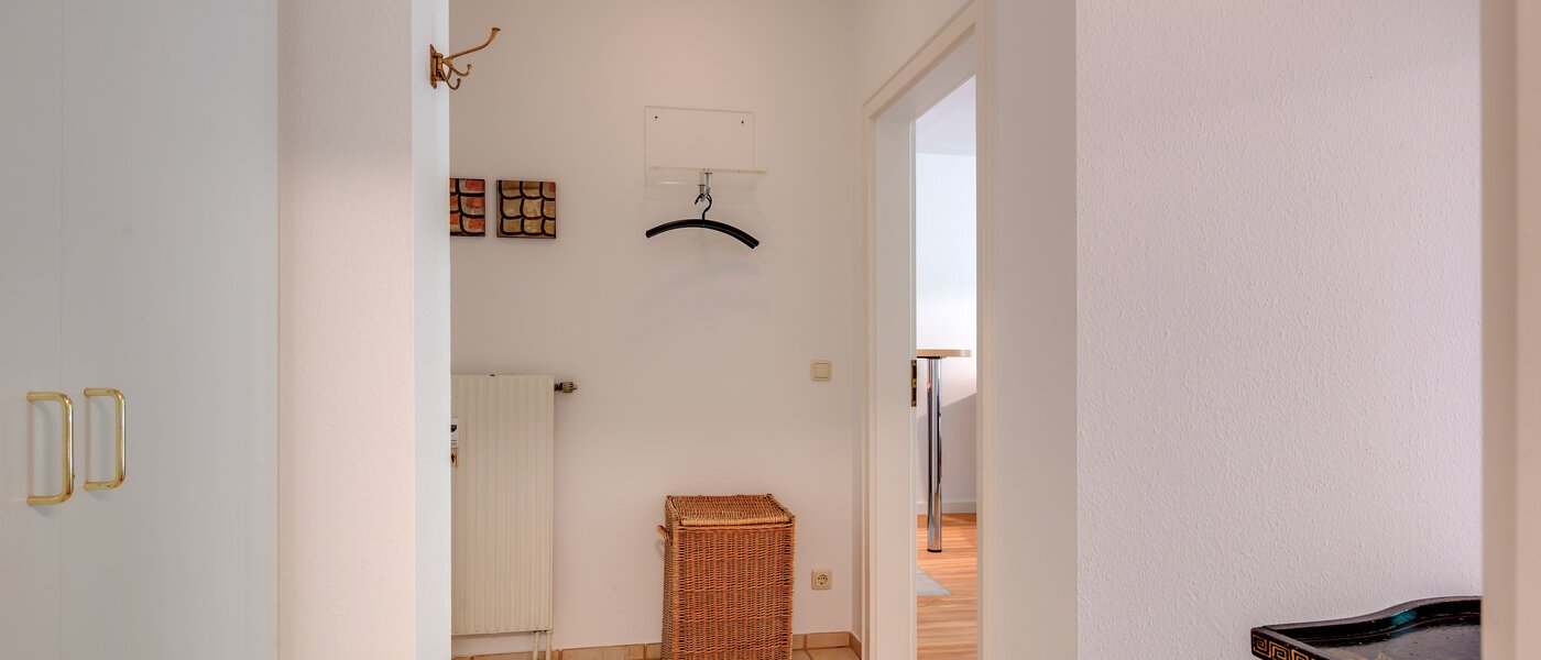 apartment with garden 	 München Neuhausen 03 hall 6555