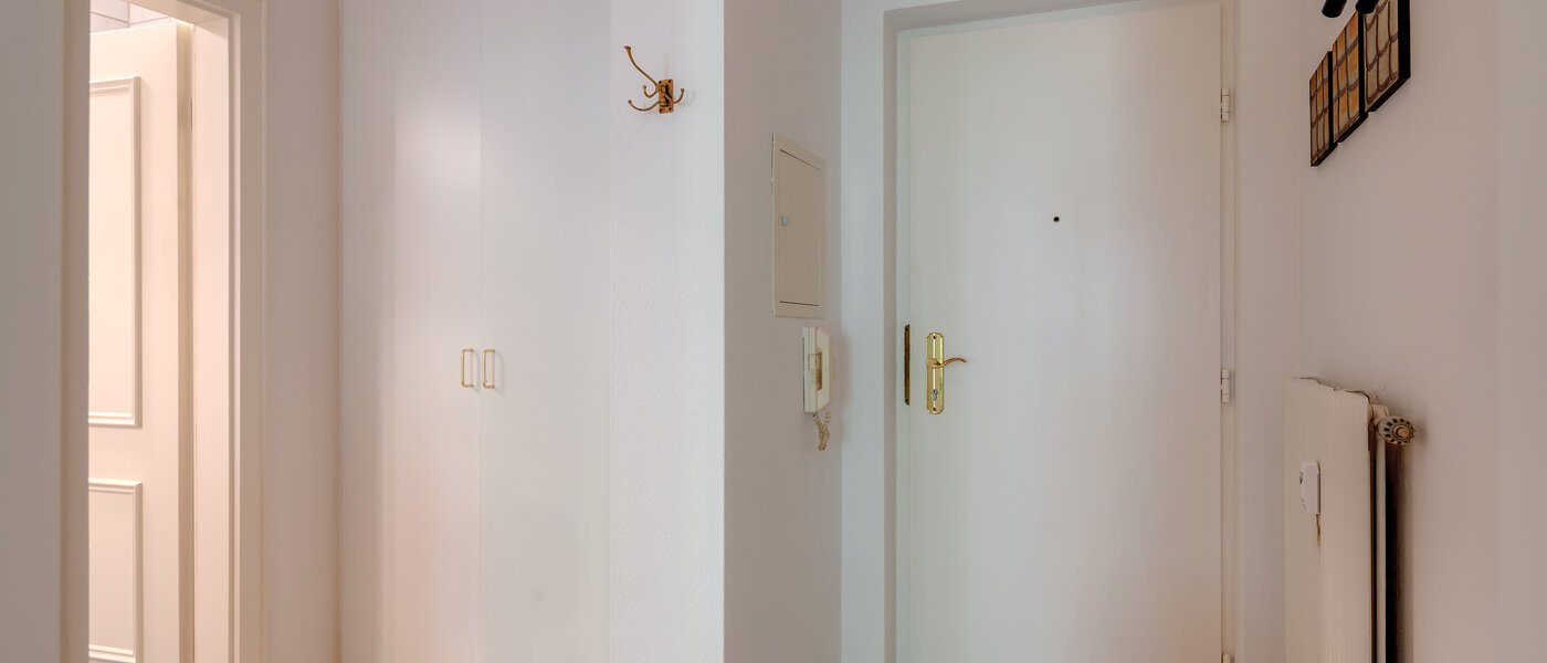 apartment with garden 	 München Neuhausen 04 hall 6555