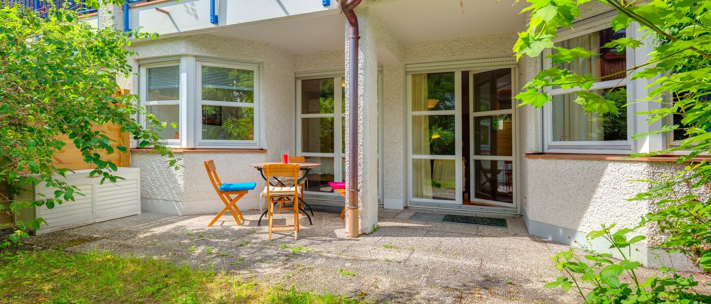 apartment with garden 	 München Neuhausen 02 garden 6555